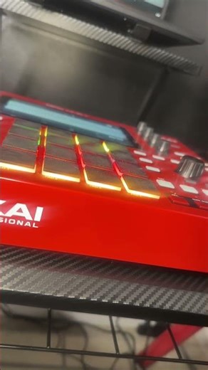 Making beats on Mpclive🔥 #beats #producer #mpclive #musicproducer #musiccreation #mpc #beatmaker