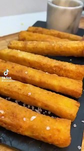 . Papas fritas deliciosas y rellenas de queso 😱🍟 #papas #saborestiktok #papasfritas #comida #foodtok #recetas #recetasfaciles #recetassanas | Sabores TikTok