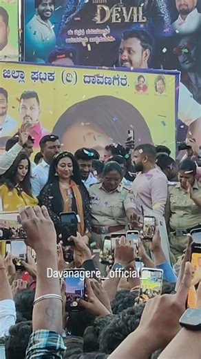 Davanagere__official__ on Instagram: "Crszy in Davanagere 🥳😍 #davanagermems #davanagerebennedose #nammadavanagere #ka17davanagere #karnataka #ka17 #trending #trendingreelsvideo #trendingreels #trendingvideo #viralreels #viralpost #reelviral #reelkarofeelkaro"