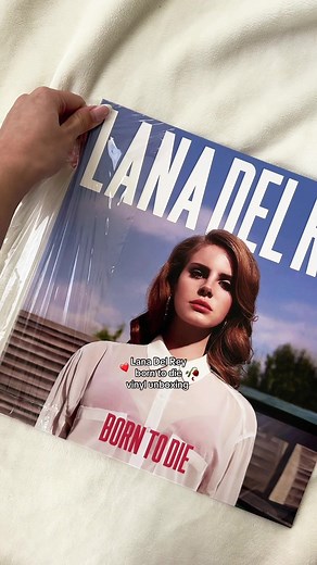 Lana Del Rey Vinyl Unboxing: Born to Die Edition