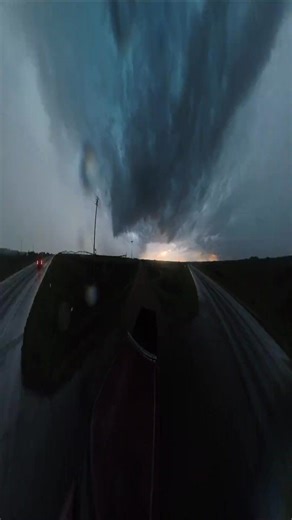 Storm Chasing 2025: McCook Nebraska (Funnel Cloud) | Nebraskasc Severe Weather Video / Photography