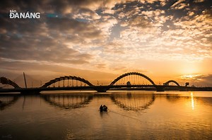 Your Ultimate Guide to the Iconic Dragon Bridge & Its Spectacular Show - You in Da Nang