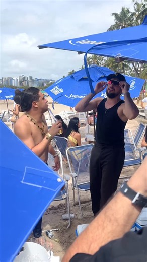 Lopana Bar de Praia e Restaurante on Instagram: "Quando até o @nattan e o @natanzinholimaoficial sabem onde é o melhor lugar pra tomar uma… é no Lopana! 😎☀️💙"