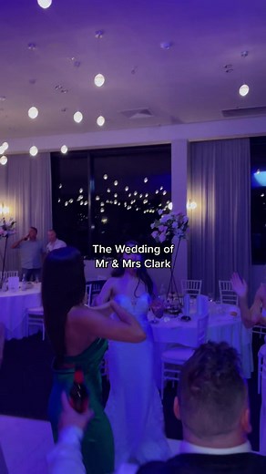 Love it when the bride is hyped 🔥 #melbournedj #melbourneweddingdj #melbournewedding #weddingtok #weddingdj #marnongestate #housemusic #melbourneweddings #bridetok #bridesmaids #weddingday