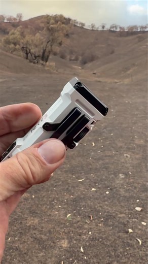 The G5 is our new favourite torch but the X4 pumps out some serious light! Out patrolling in the burn zone with Wuben! Pocket sized flashlights with big performance! #4wdtvrigs #OffRoad #4x4 #wuben | 4wd TV