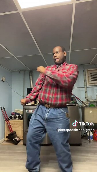 So how did i do Mr lumberjack looking ahh #skiguydancing #dance