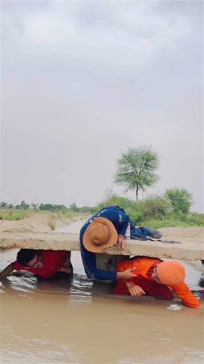 Why was red color applied on his hand?