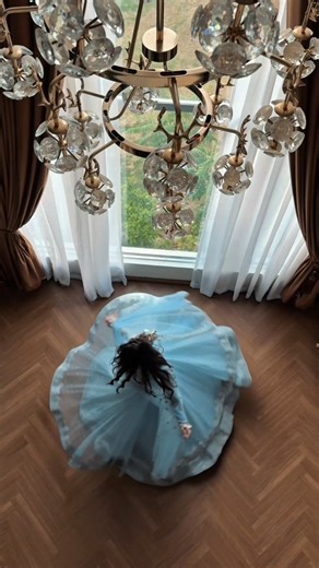 MISL on Instagram: "@beesdrafts_ looks stunning in our Alayna ensemble —an ethereal ice-blue net pishwas adorned with intricate motifs, gracefully paired with a raw silk lehenga featuring exquisite border detailing. A delicate net dupatta completes the ensemble, adding the perfect touch of elegance. PR by @sucselofficial #misl #saawariyacollection #iceblue #latestcollection #trends #pr #ootd #trends #pakistanifashion #desiswag #easternelegance #hautecouture"