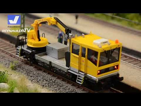 Viessmann HO DCC Robel maintenance vehicle with a functional crane arm