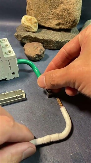 How To Quick Copper to Aluminum Wire Connection Method #WiringTips #shortsfeed #wireworks #wire