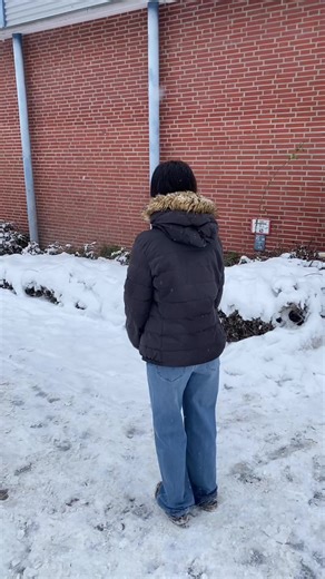 Subtle Moves: How to Blend In While Observing