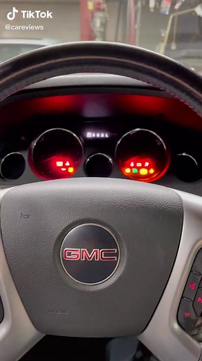 2008 GMC Acadia SLT Startup and Gauge Sweep