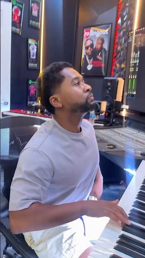 Zaytoven Beatz making Beats like he´s doing a stage Performance! 🎼😎