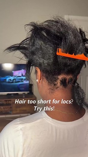 Quick tip for when you’re installing locs: if your hair is too short to be braided alone, you can use a small piece of kinky hair to wrap your root and then braid. Amazing tip by Follow us for daily braids inspo, tips, tutorials and more 💗 #fyp #locstyles #fauxlocs #loctutorial #butterflylocs #softlocs #softlocstutorial #protectivestyles Visit braidhairstyles.com for more inspiration. | braidhairstyles_com