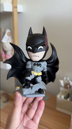 Unboxing the Official BATMAN Youtooz 🦇