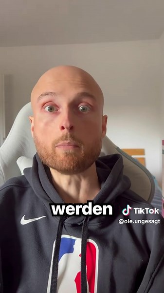 Es gibt ein Wort in meinem Arztbrief, das meine Situation damals zusammenfasst: refraktär. Heißt: Der Krebs spricht nicht auf die Therapie an. Die stärkste Standardtherapie, die es gibt, hat bei mir nicht gewirkt. Zwei Hochdosis-Chemos. Zweimal meine eigenen Stammzellen zurück. Wochen im Krankenhaus. Und danach lag mein Tumormarker immer noch bei über 7.000. Normal ist unter 7. Ende März: über 22.000. Im Mai: über 47.000. Der höchste Wert, den ich je hatte. Ich dachte, mein Körper muss zur Hälft