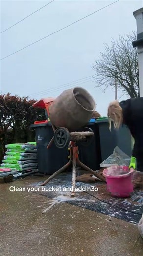 How to mix a lime mortar - strength of lime is dependant on where you are based and the stone