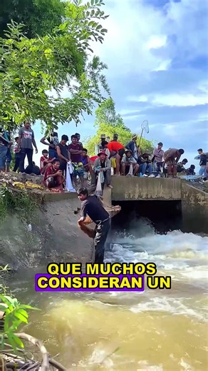 Fishing without following the usual methods, casting nets in swift currents. #fishing #fish #funny #foryoupage