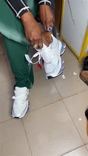 Stylish New Balance 2000 Shoes for Comfort and Performance