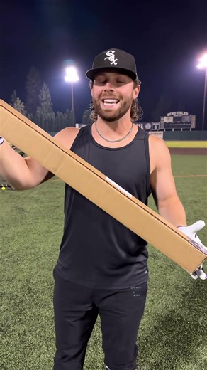Unboxing the 2025 Easton Hype Fire Baseball Bat