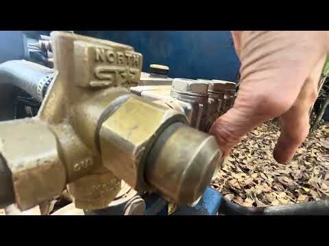 How a pressure washer works