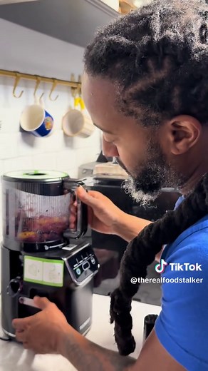 Top Juicer for Easy Cleaning and Large Feed Chute