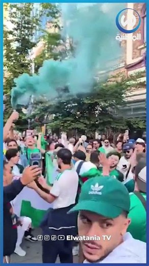 اجواء خيالية يصنعها انصار المنتخب الوطني بمدينة فانكوفر الكندية