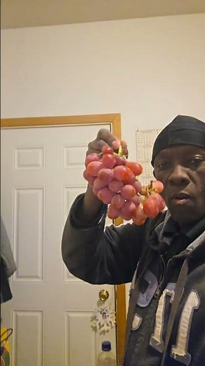 This is How You Should Wash Grapes Before Eating Them