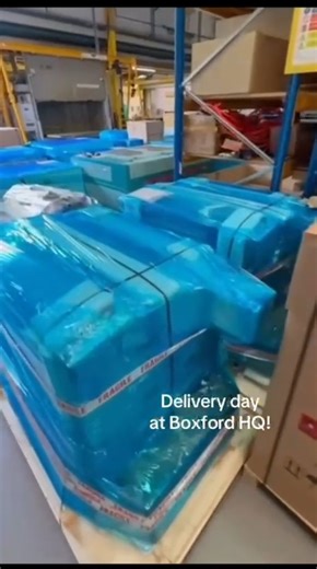 Throwback to delivery day at Boxford HQ, makes it look like Santa’s Workshop! 🎄 🎅 You can look at our latest installations on our website: https://www.boxford.co.uk/showcasing-our-latest-machine-installations-across-the-uk/ | Boxford
