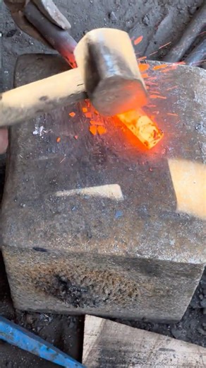 Traditional Blacksmith Craft #craftsmanship #metalworking