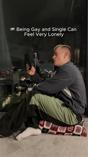 🏳️‍🌈 Ad Thomas | Online Coach on Instagram: "Especially at Christmas, loneliness can feel more intense, so I wanted to share this in case it helps someone else I’ve been lucky enough to work with therapists to unpack a lot of this. I know that’s not accessible to everyone, but if sharing what I learned helps even one other gay man feel less alone then that’s a win 1. Loneliness wasn’t something I needed to numb A big part of my loneliness came from being disconnected from myself A lot of the “