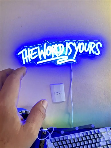 letrero con luces color neon #negocio #letrero #luzneon #decoracion