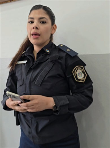 El peligro de comprar cosas robadas: por qué una oferta barata puede costarte caro Si te ofrecen un celular, una tele o una bicicleta a un precio imposible, ojo, puede ser un problema. Como advierte el personal policial en las recomendaciones de prevención, comprar o vender un producto de dudosa procedencia no es solo una ganga, sino que constituye un delito. Si el artículo no cuenta con factura, el valor no tiene lógica o se desconoce su origen, se corre el riesgo de terminar involucrado en una