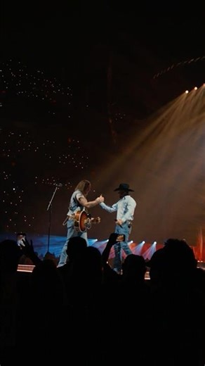 I told y'all! You never know who might show up next at the King of Hearts Tour…👀🤠