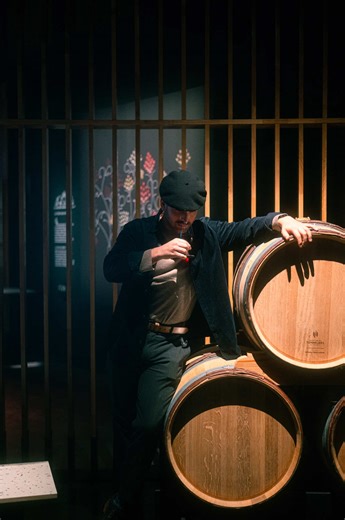 Et toi tu t’y connais en vin? 👀 Dans cette vidéo, on va découvrir ensemble un lieu pas comme les autres : 🍇 des expériences immersives pour comprendre la vigne et les terroirs 🍷 des dégustations guidées par des passionnés qui savent transmettre 📚 une architecture moderne au milieu d’un patrimoine historique 🌿 un vrai voyage sensoriel pour comprendre pourquoi les vins de Bourgogne sont si uniques Si tu veux découvrir la Bourgogne autrement, bienvenue à la @citeclimatsvinsbourgogne ! Bonne vi