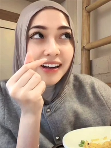 Aya Balqis effort kopek pake tangan — video lucu & manis