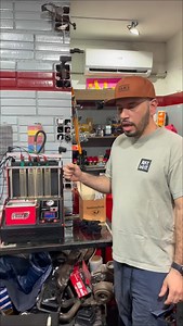 Con las nuevas y mejoradas Shell V-Power tu experiencia de manejo será la mejor en cada viaje. La tecnología de limpieza de nuestro combustible Shell V-Power Diésel mantiene tu motor como nuevo y provee el mejor desempeño. Cargá y sentí la diferencia. 🟡 Días de promoción de Shell Lunes: 15% OFF Miércoles: 20% OFF Primer viernes de cada mes: VIERNES DE V-POWER – 20% OFF Calidad, rendimiento y más ahorro en los días de promo Shell. 🚗🔥 #mecanicapanypy #paraguay #paraguay🇵🇾 #V-Power #shell | Me