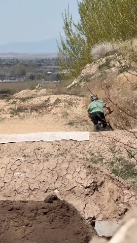 Perfect Day for MTB: Dirt Jumps, Downhill Thrills, and Feeling the Flow!