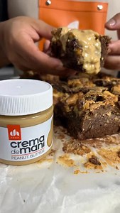 CookieBrownie con Crema de maní 🥜 Heda (Brookies) Antes de seguir esta receta no te olvides de seguir la cuenta de @industriasheda ℝ𝕖𝕔𝕖𝕥𝕒 ℍ𝕖𝕕𝕒 Para el Brownie •4 Huevos •200gr Azúcar •Esencia de Vainilla •200gr Chocolate temperado •80gr Mantequilla derretida •80gr Harina de trigo todo uso •80gr Crema de maní Heda Para la Galleta •300gr Mantequilla •200gr Azúcar •1 Huevo •Esencia de vainilla •300gr Harina de trigo todo uso •100gr Gotas de chocolate o Maní con chocolate •80gr Crema de Man