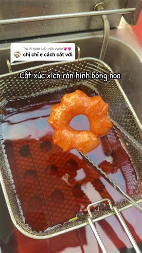 Cách cắt xúc xích hình bông hoa độc đáo