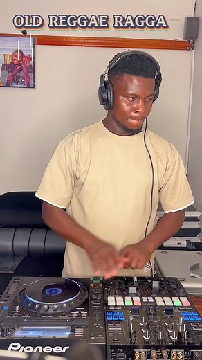 Jamaican Dance: Exploring Reggae and Dancehall Culture