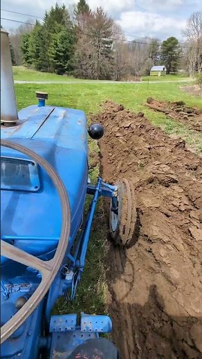 Plowing a garden with the Ford 3000 #farmequipment #tractor