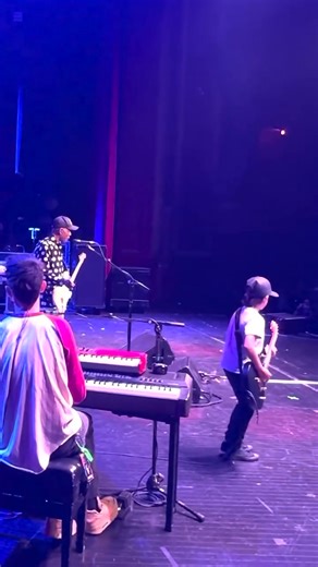 Little BB KING ☕️🔥🔥🔥Tag a guitarist 👇🏾By the little genius Bay Melnick Virgolino | Coffee Music