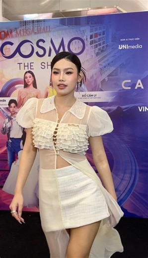 Á Hậu Hoàn Vũ Việt Nam 2025 Đỗ Cẩm Ly đã có màn thị phạm catwalk đầy thần thái tại Model Casting Call “Cosmo The Show 2025”, truyền cảm hứng và năng lượng cho các mẫu nhí trong buổi tuyển chọn hôm nay. #DoCamLy #CosmoAcademy #HoaHauHoanVuVietnam #MissCosmoVietnam #Unimedia | Miss Cosmo Vietnam - Hoa Hậu Hoàn Vũ Việt Nam