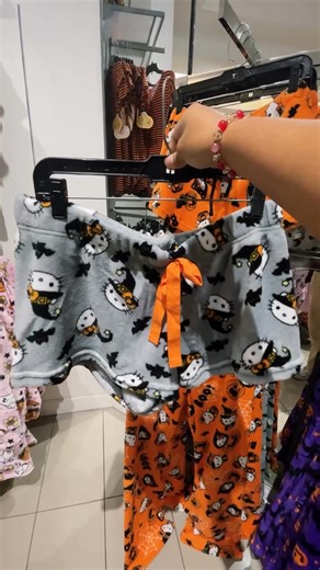 5.8K views · 205 reactions | Spooky season, Hello Kitty style ✨ cre: sd_sanriofinds | Halloween Fall | Facebook