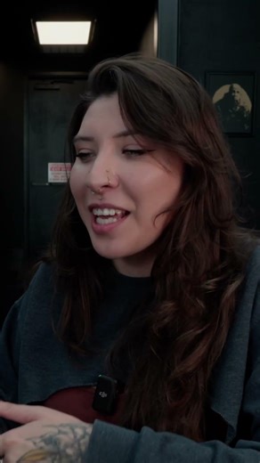 Professional piercer reacts to DIY belly button piercing gone wrong #piercing #shorts