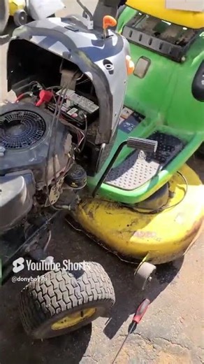 A COMMON PROBLEM ON JOHN DEERE LAWN TRACTORS #donyboy73 #shorts#donyboy73 #smallenginerepair