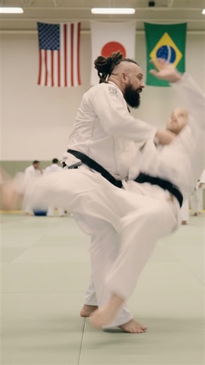 1.5K views · 660 reactions | As the holidays roll in and the year comes to an end, time to reflect… I’ve helped so many people get back on their feet. This is the mission. This is what life is about. Give a hand to your fellow men  | Zoltan Bathory - Official | Facebook