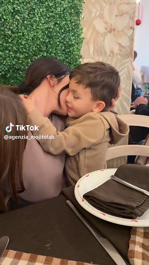 Besos Apasionados entre Mujeres y Temas Controversiales
