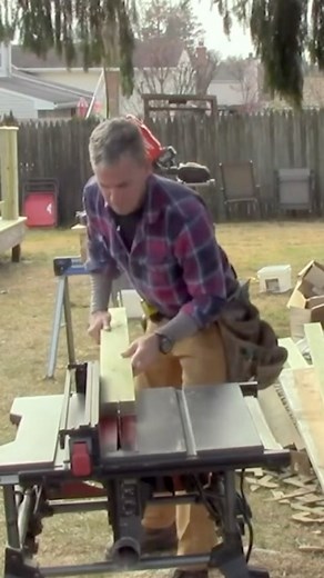 Need to notch a board while building a deck? 🧰Here’s handy tip on how to set the table saw to notch a board. #diytips #carpentry #carpenter #homediy #deckbuilding #deckbuilder #howto #hometips #protip #expert #tablesaw #tablesawtricks #tools #powertools #handytips #skilsaw #skills #diyskills #homeskills #myfix | MyFixitUpLife